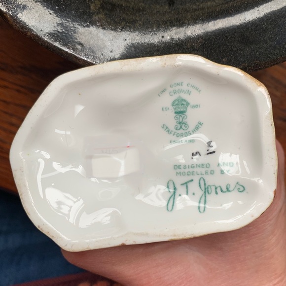 Crown Staffordshire Porcelain Bird Figural by J.T. Jones collectible - Picture 10 of 10